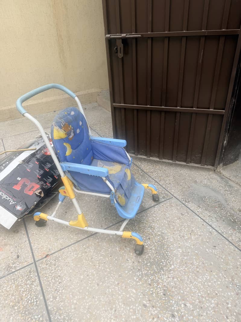 High chair

                                                            alt=