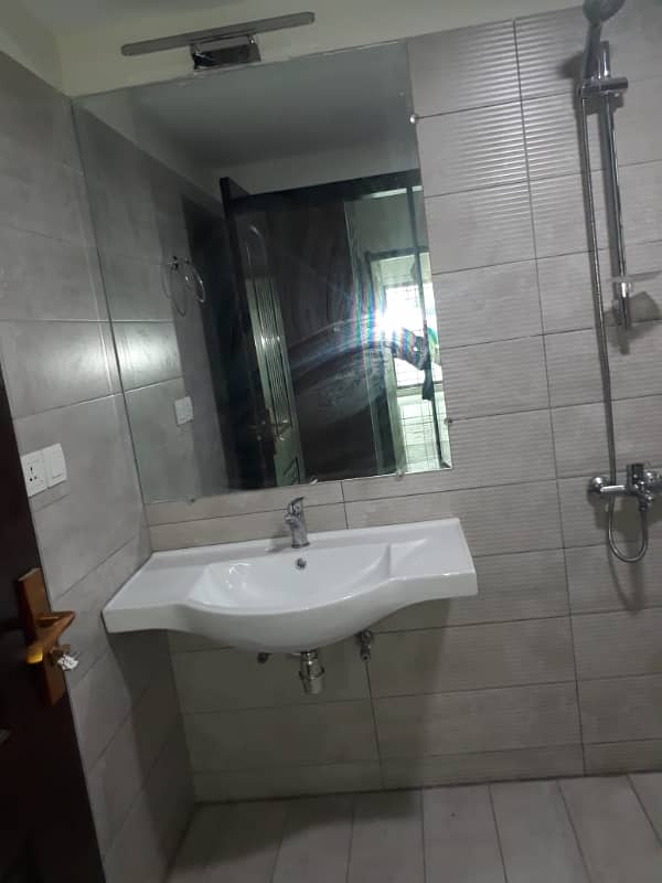 A Flat Of 10 Marla Available For Rent

                                                            alt=