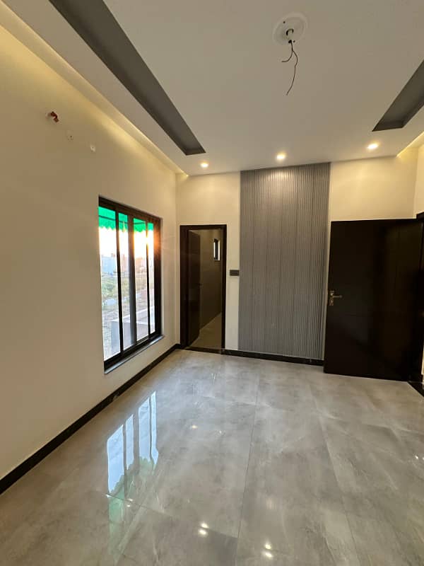 5 Marla Ultra-Luxury Brand New House for Sale Al-Kabir Town Phase 2 (Nizam Holdings)

                                                            alt=