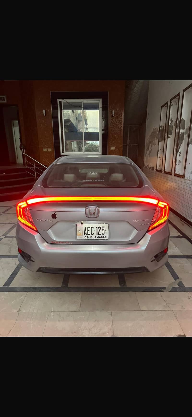 Honda Civix X 2017 model

                                                            alt=