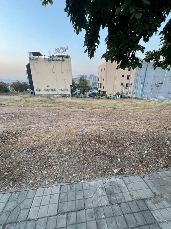 1 Kanal Residential Plot for Sale DHA Phase 1, Sector F

                                                            alt=