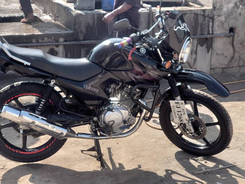 YAMAHA YBR G

                                                            alt=