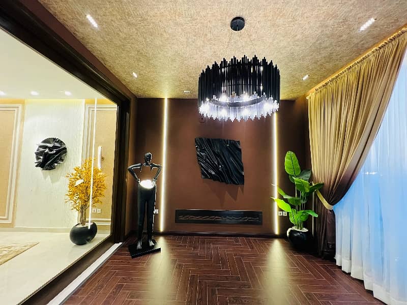 10 MARLA BRAND NEW LUXURY HOUSE FOR SALE

                                                            alt=