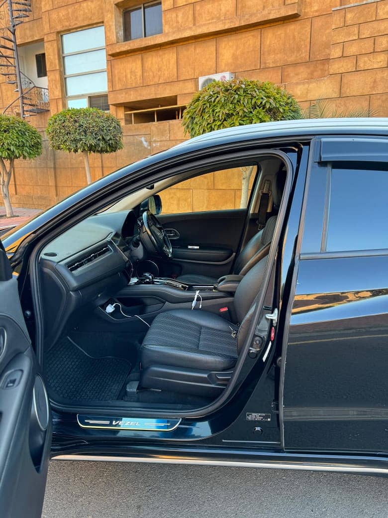 Honda Vezel Z Sensing 2016/2023 SUV Model

                                                            alt=