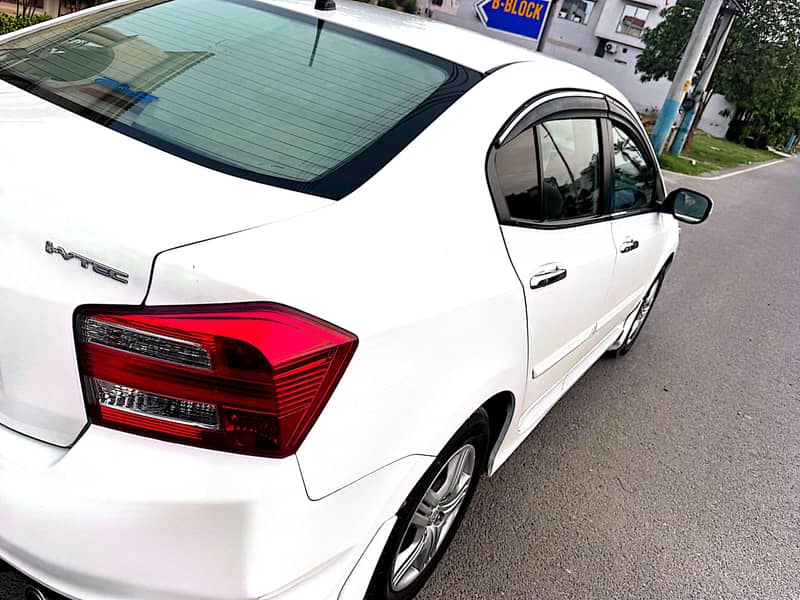 Honda City 2021 in genuine condition Faimly use car in reasonable pric

                                                            alt=