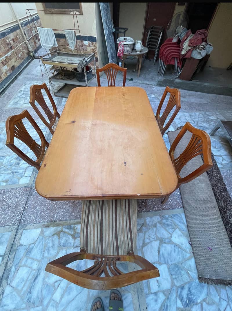 Dining table with 6 chairs diyaar wood

                                                            alt=