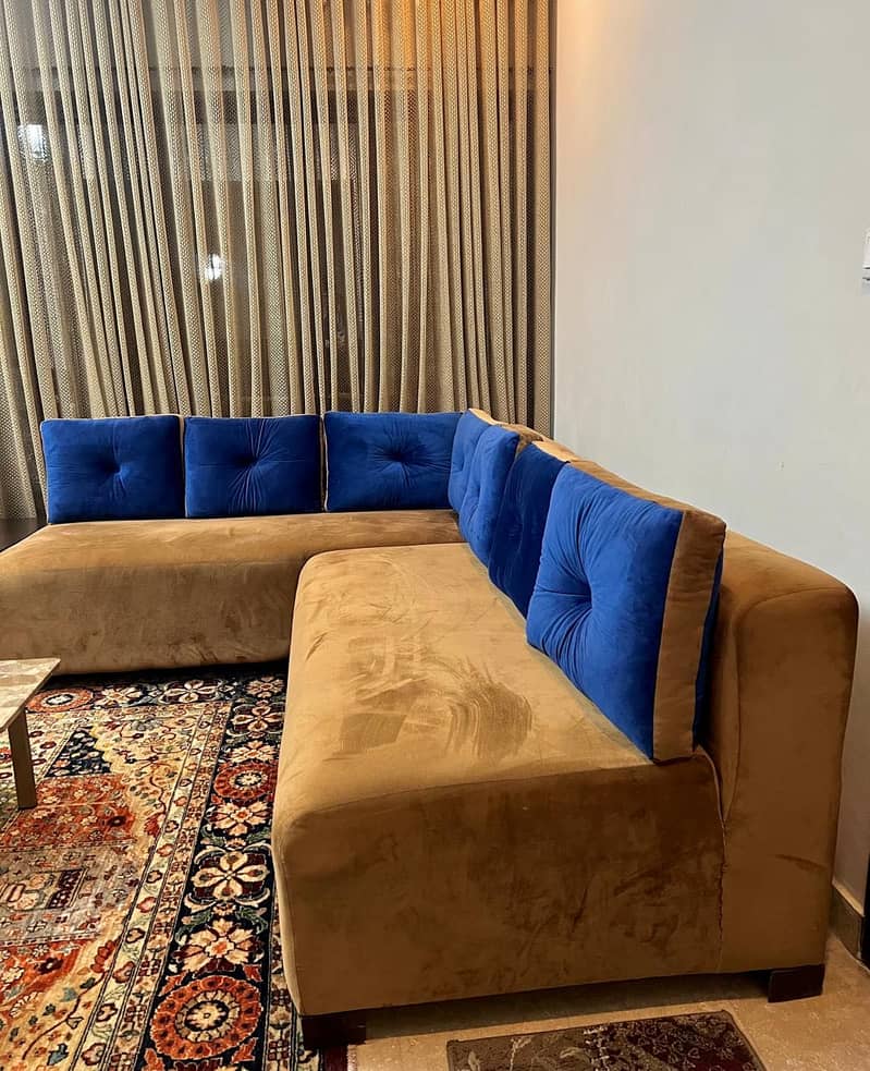 Sofa ( furniture)

                                                            alt=