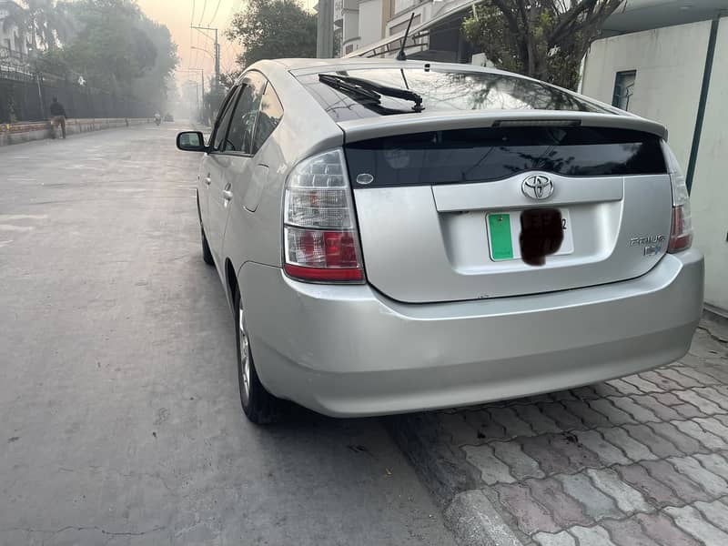 Toyota prius Hybrid 2007 ( registered 2012) single hand driven.

                                                            alt=