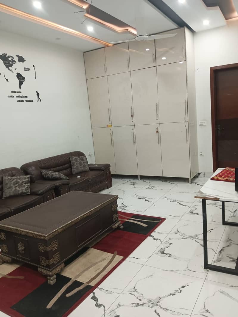 Luxury Girls Hostel

                                                            alt=