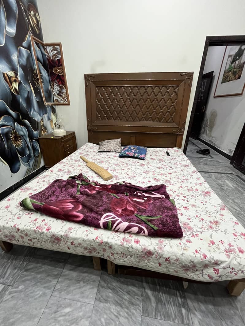 Double size bed

                                                            alt=