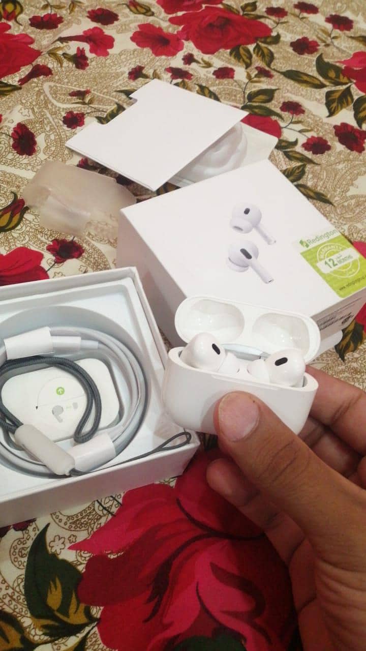 Airpods pro 2nd generation white colour

                                                            alt=