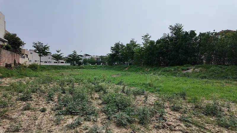 1 Kanal Main Direct Approach to 120 feet Road Possession Plot on Prime Location

                                                            alt=