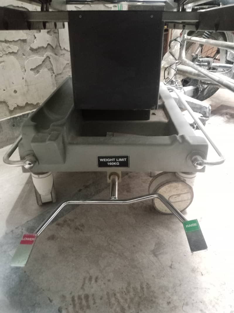 Surgical Operation Bed| Imported | Excellent Condition

                                                            alt=