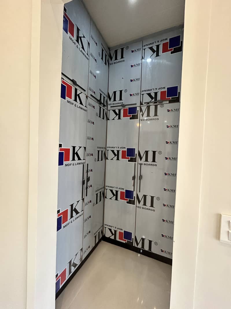 Gorgeous 10 Marla Semi-Corner Brand New House in Bahria Enclave Islamabad

                                                            alt=