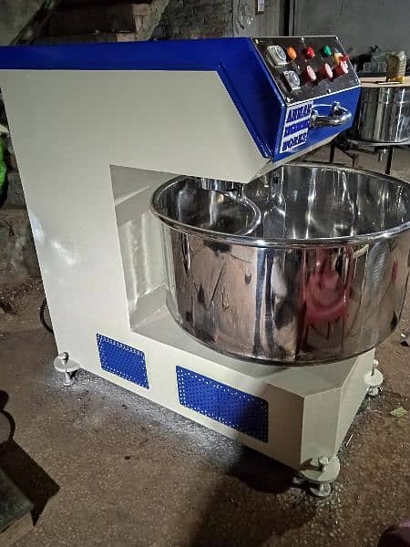 Pizza Dough Mixer Machine, Dough Mixer, Dough gundnay wali machine.

                                                            alt=