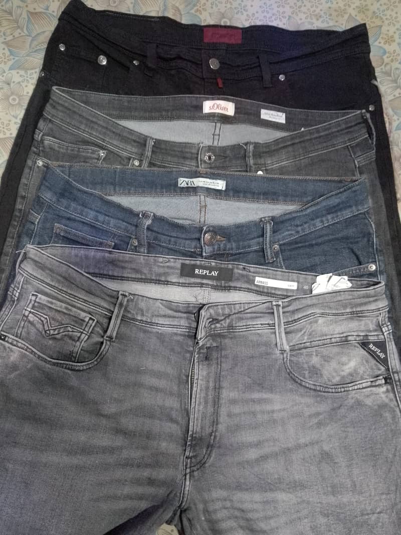 imported jeans / lots available bulk qauntity, minimum order 150 jeans

                                                            alt=