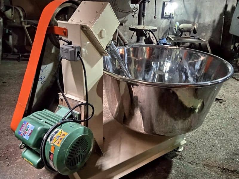 Atta mixer, Flour Mixer, Atta gondany wali machine, Flour kneading

                                                            alt=