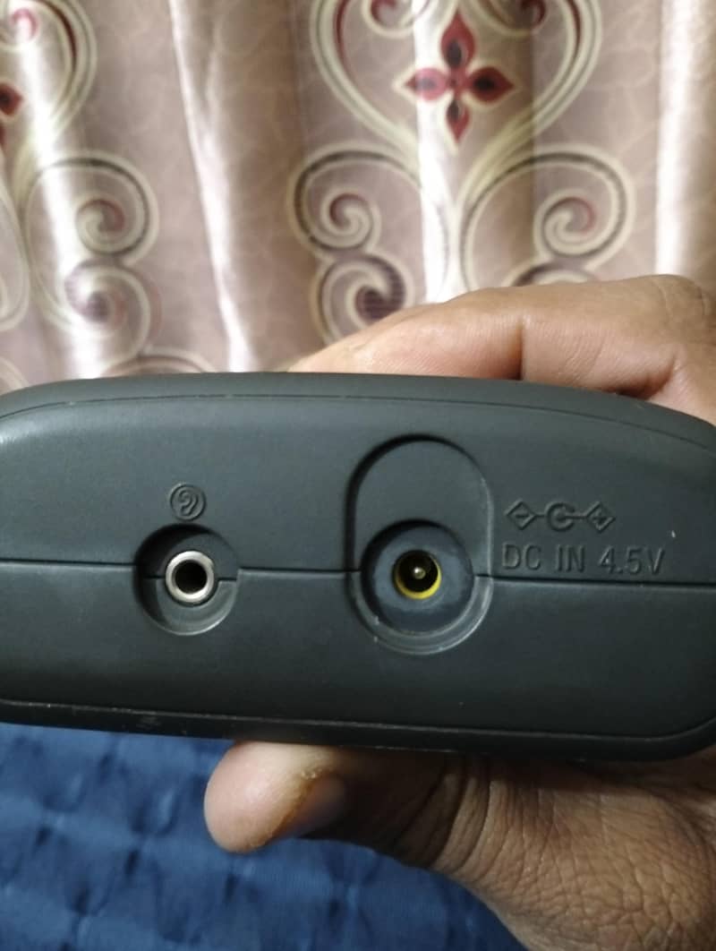 Sony icf403l 3band FM mw lw uk model radio very good sound quality

                                                            alt=