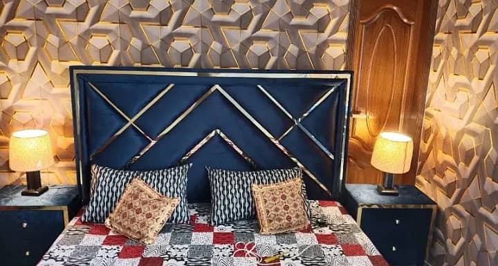 Daily basis Short Time room available

                                                            alt=