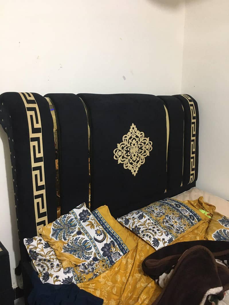 cushion bed set

                                                            alt=