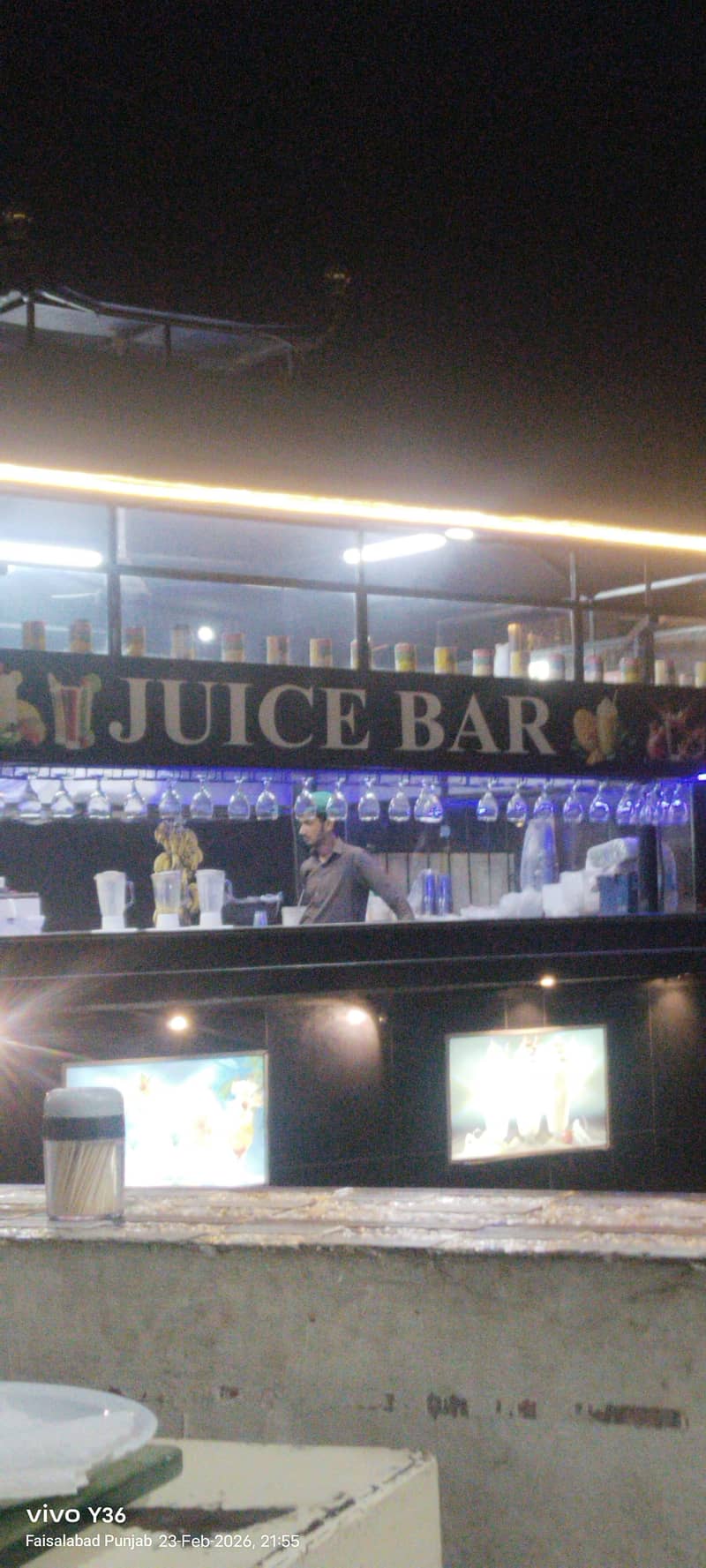 juice bar Man

                                                            alt=