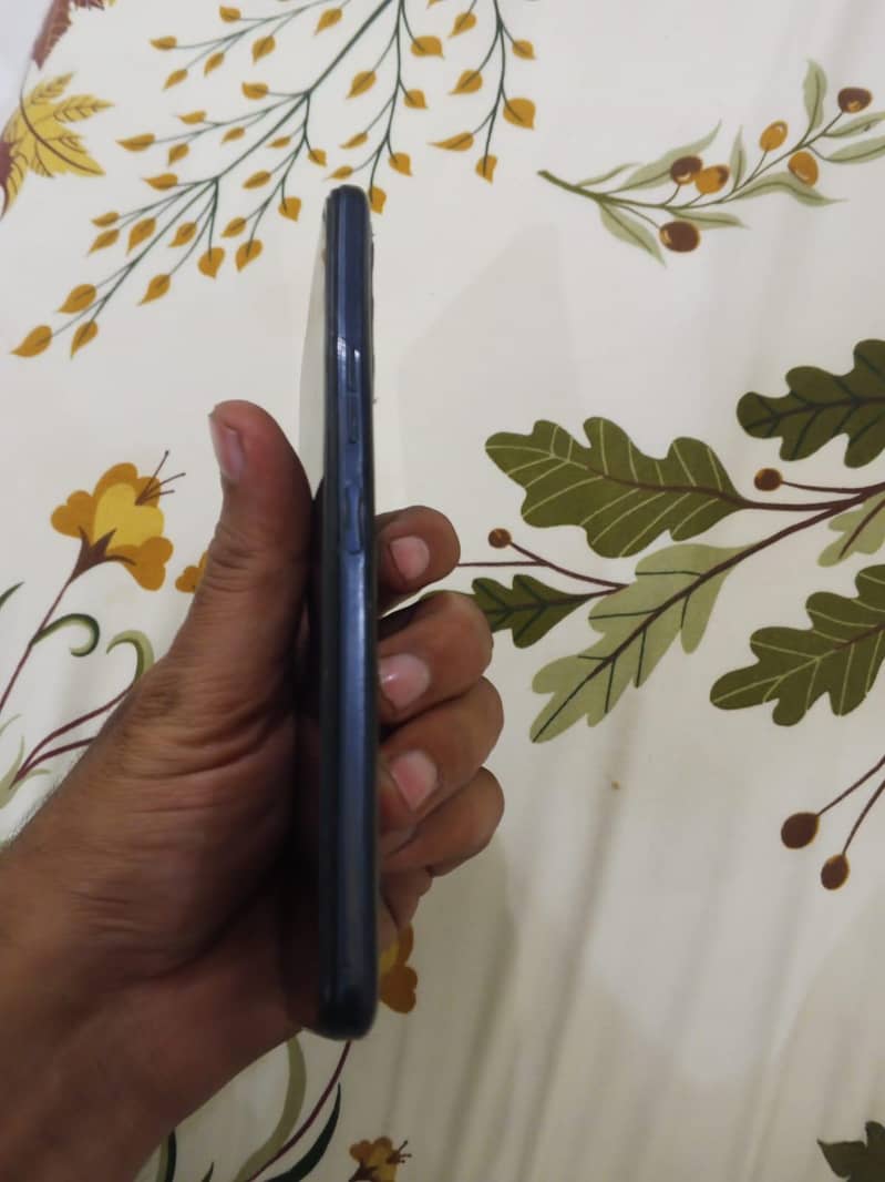 Tecno Camon 18t

                                                            alt=