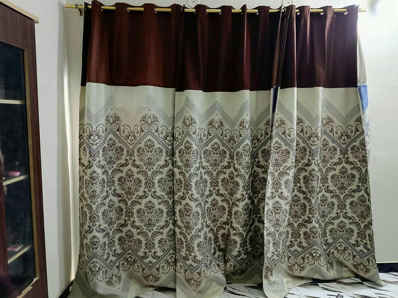 beautiful curtains premium quality almost new and low price

                                                            alt=