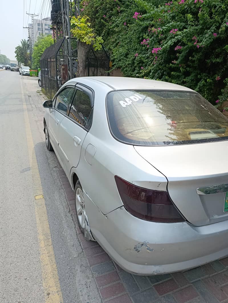 Honda city 2004 fuel efficient 16km in city

                                                            alt=