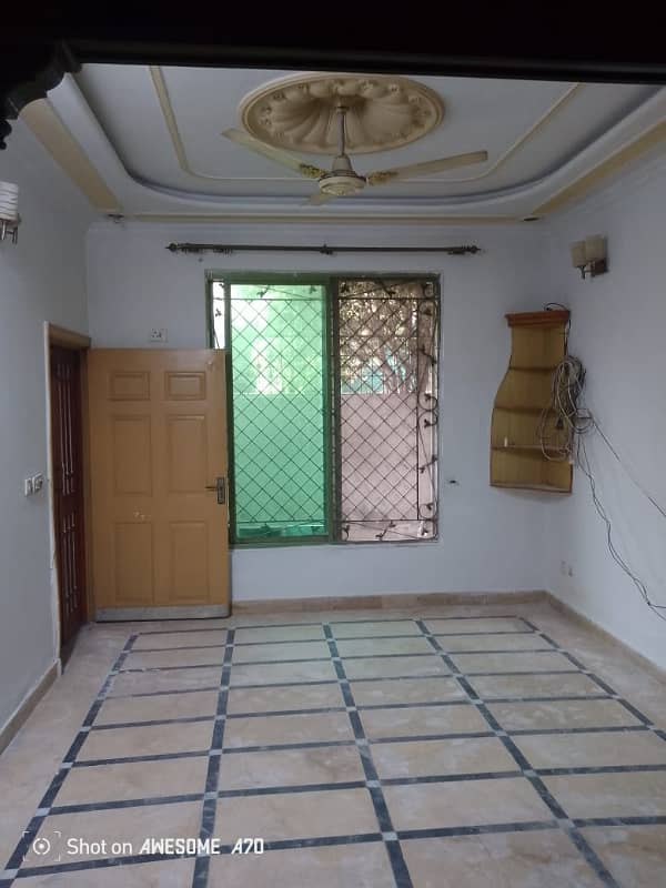 5 Marla Full house for rent reasonable price ready to move

                                                            alt=