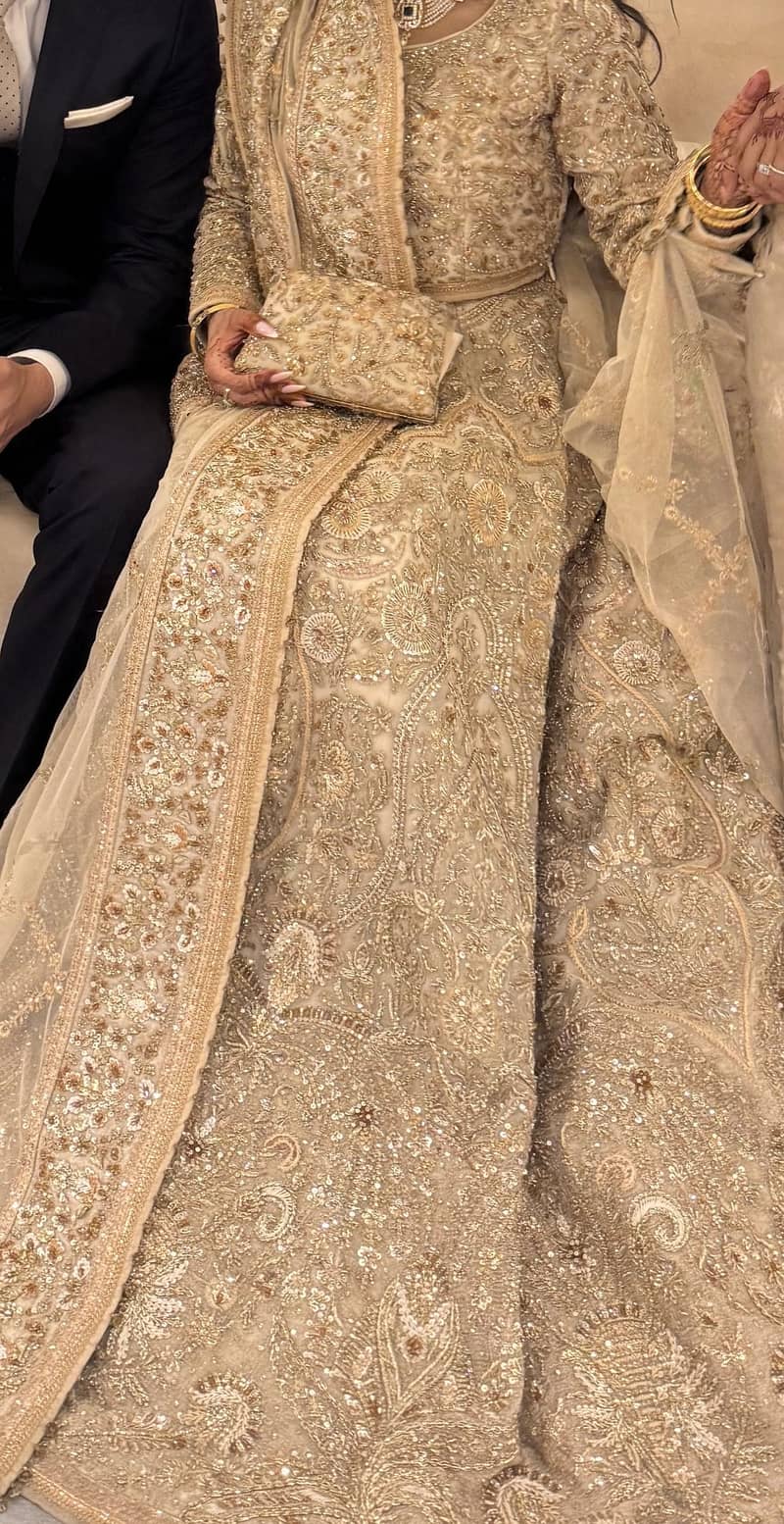 Excellent Fahad hussayn bridal Dress

                                                            alt=