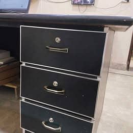 Office Table for Sale

                                                            alt=