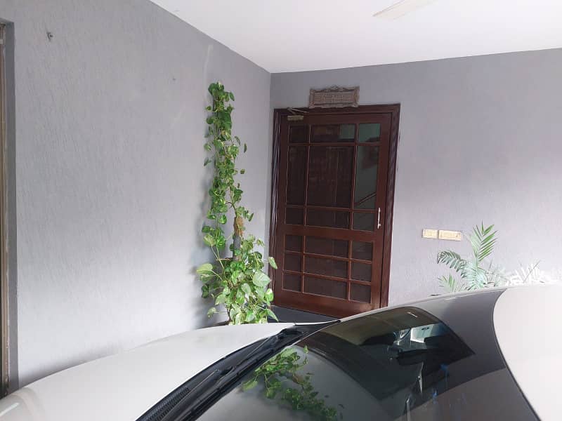 10 Marla House Near Park