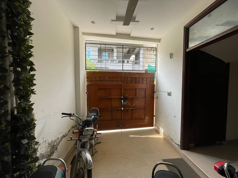 5 Marla VIP Corner House For Rent In Johar town Phase 2 M Block Hot Location

                                                            alt=