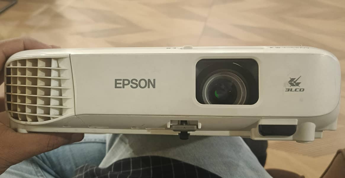 Epson EB-W05 Projector For sale

                                                            alt=