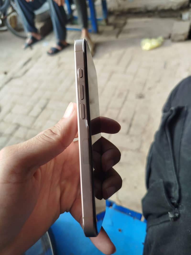 I phone 16pro jv

                                                            alt=