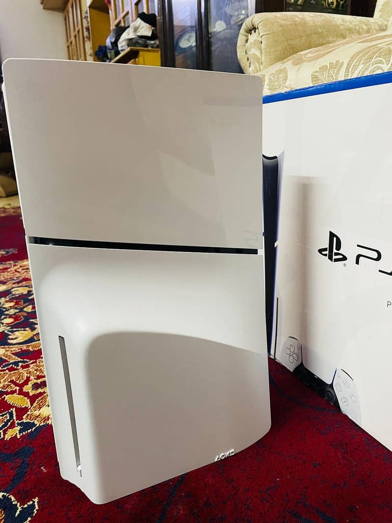 Sony PlayStation PS5 slim 1TB Disk edition with 2 controler full box

                                                            alt=