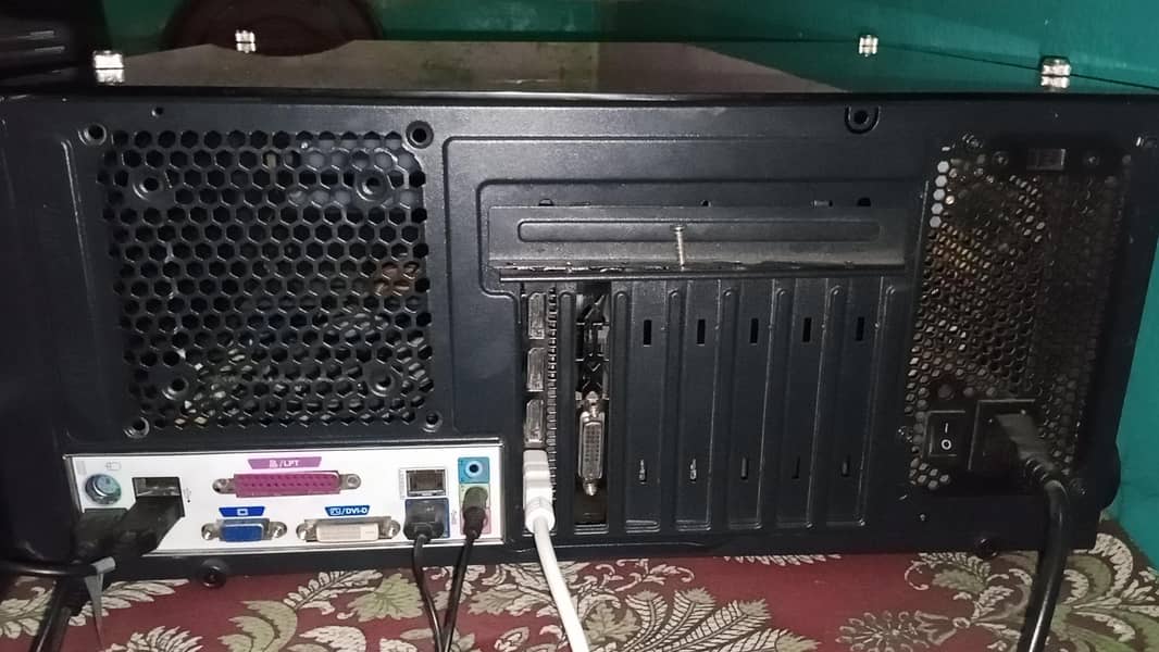 Core i7 3rd Gen Gaming PC | 16GB RAM | SSD + HDD | RGB Lights

                                                            alt=