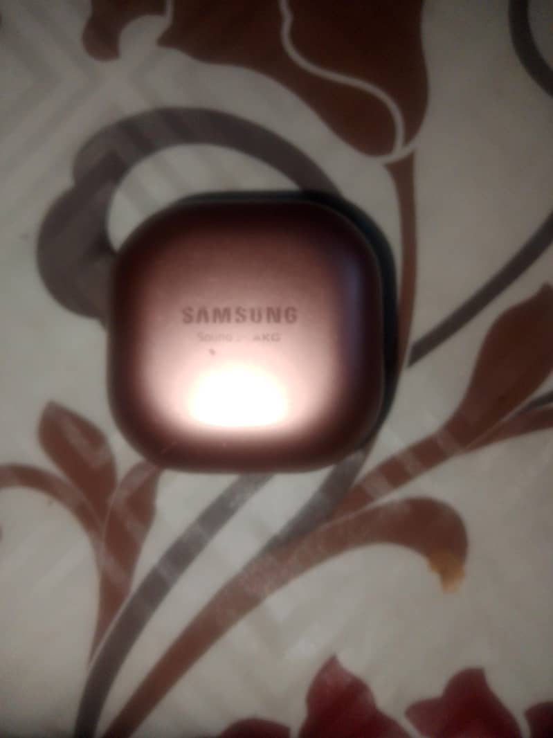 Original Samsung Galaxy Buds Live by sound by AKG for sale

                                                            alt=