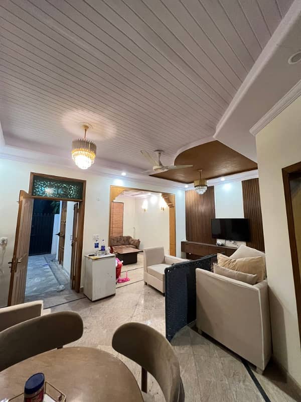 5 Mrla double store House available for rent in Shalimar colouny

                                                            alt=