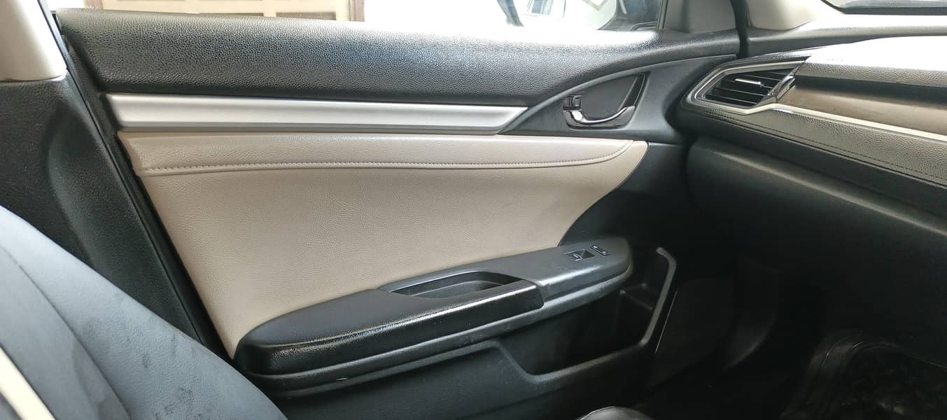 Honda Civic 1 fender touchup

                                                            alt=