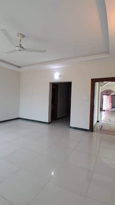 Upper Portion 16 marla for Rent in E-11

                                                            alt=