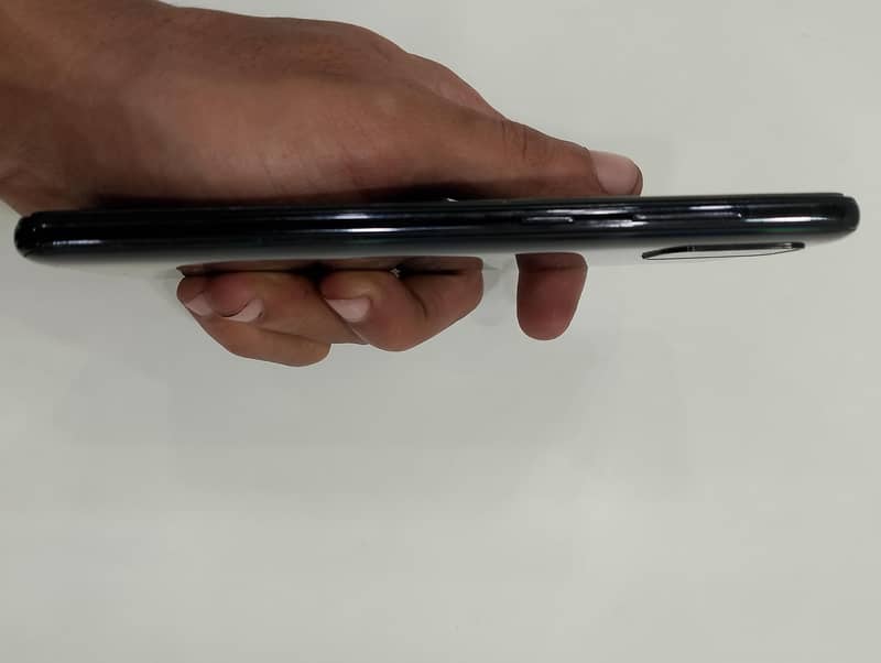 samsung A31 4 gb ram 128gb room with box

                                                            alt=