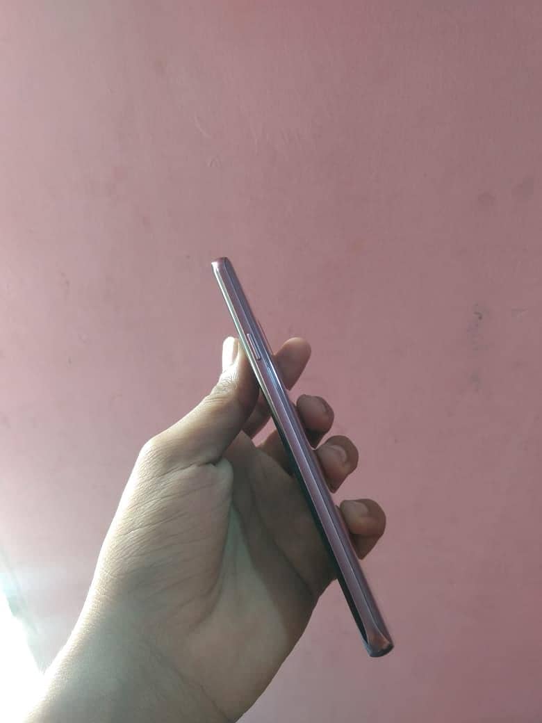 Samsung S9 plus

                                                            alt=