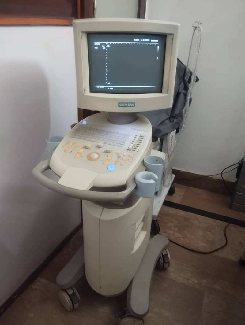 Sonoline G20 Ultrasound machine good working &Chison Eco 1 Not working

                                                            alt=