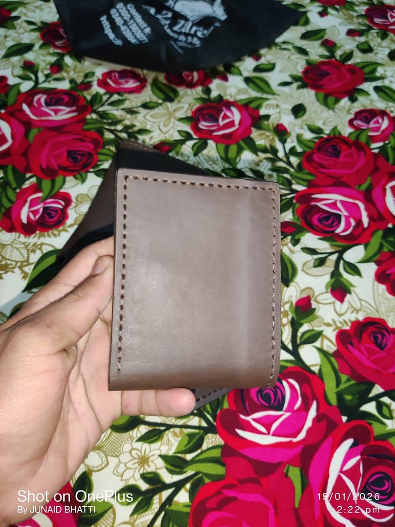 leather wallet price 3000  0-3-2-5-8-0-3-7-6-0-2

                                                            alt=