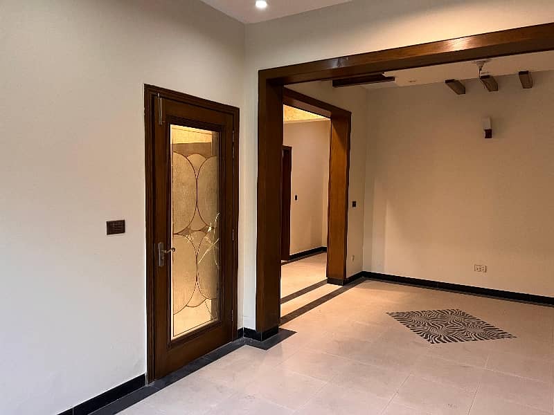 5 Marla Beautiful House For Rent Near All Facilities

                                                            alt=