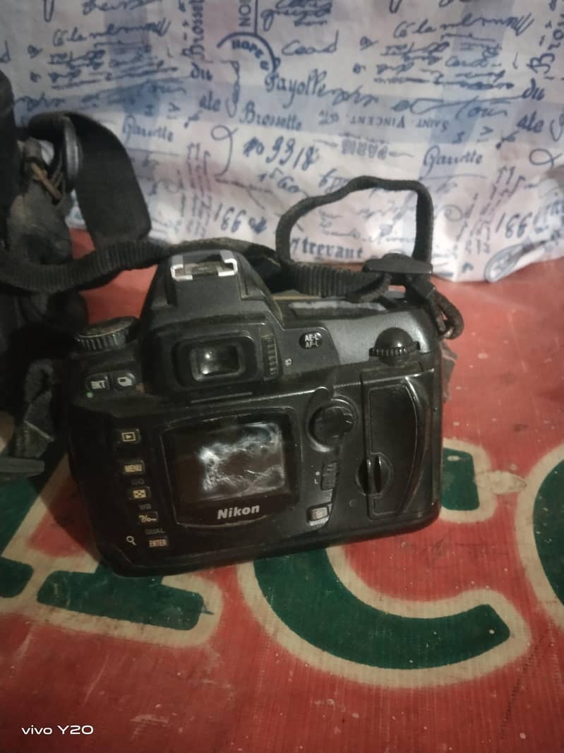 Nikon D70

                                                            alt=