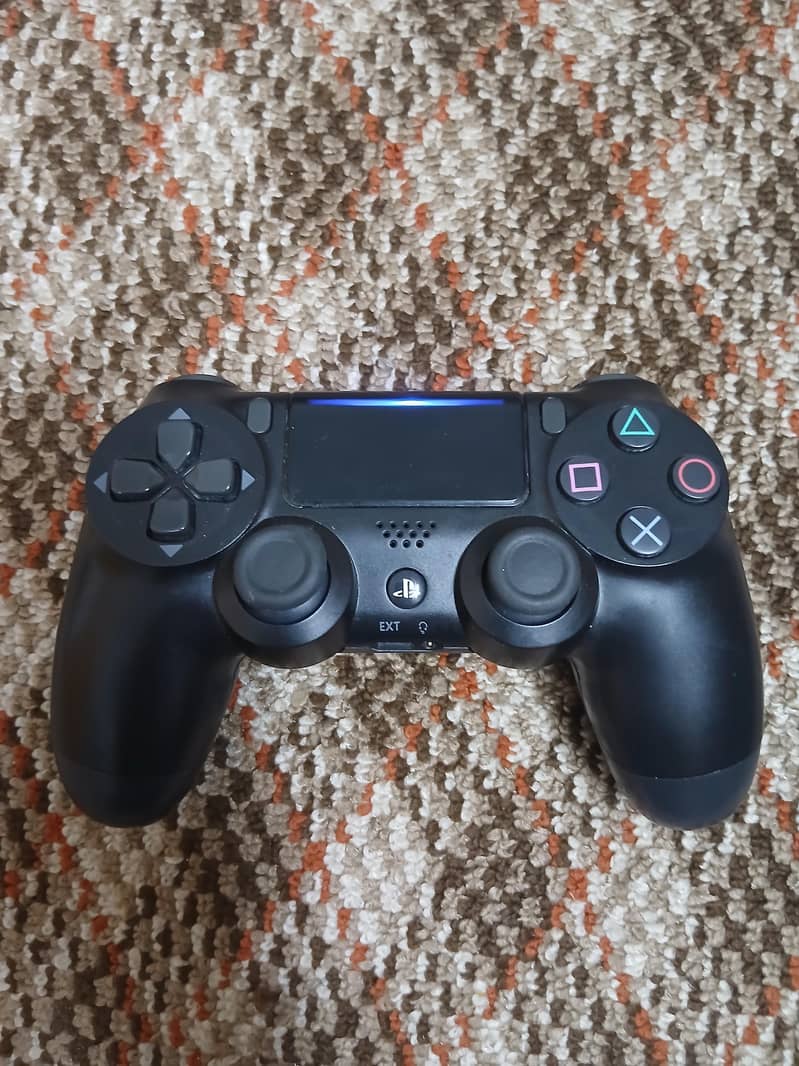 urgent sale and fix price ps4 slim with 2 controlers and 5 cd

                                                            alt=