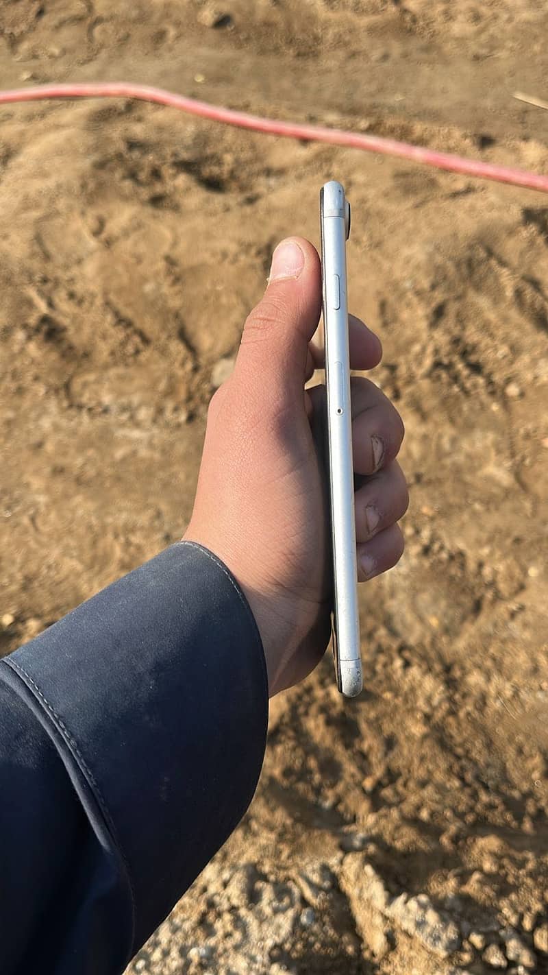 iPhone 7 Plus Non PTA 256gb

                                                            alt=