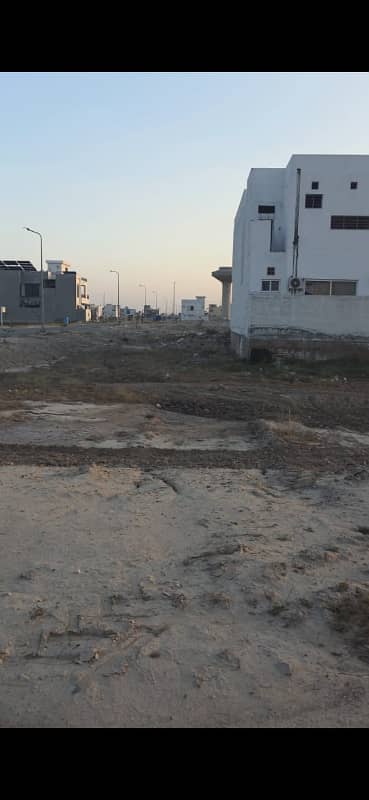 10 Marla Corner + 80 ft road plot for saler Sector U in DHA MULTAN PHASE -1

                                                            alt=